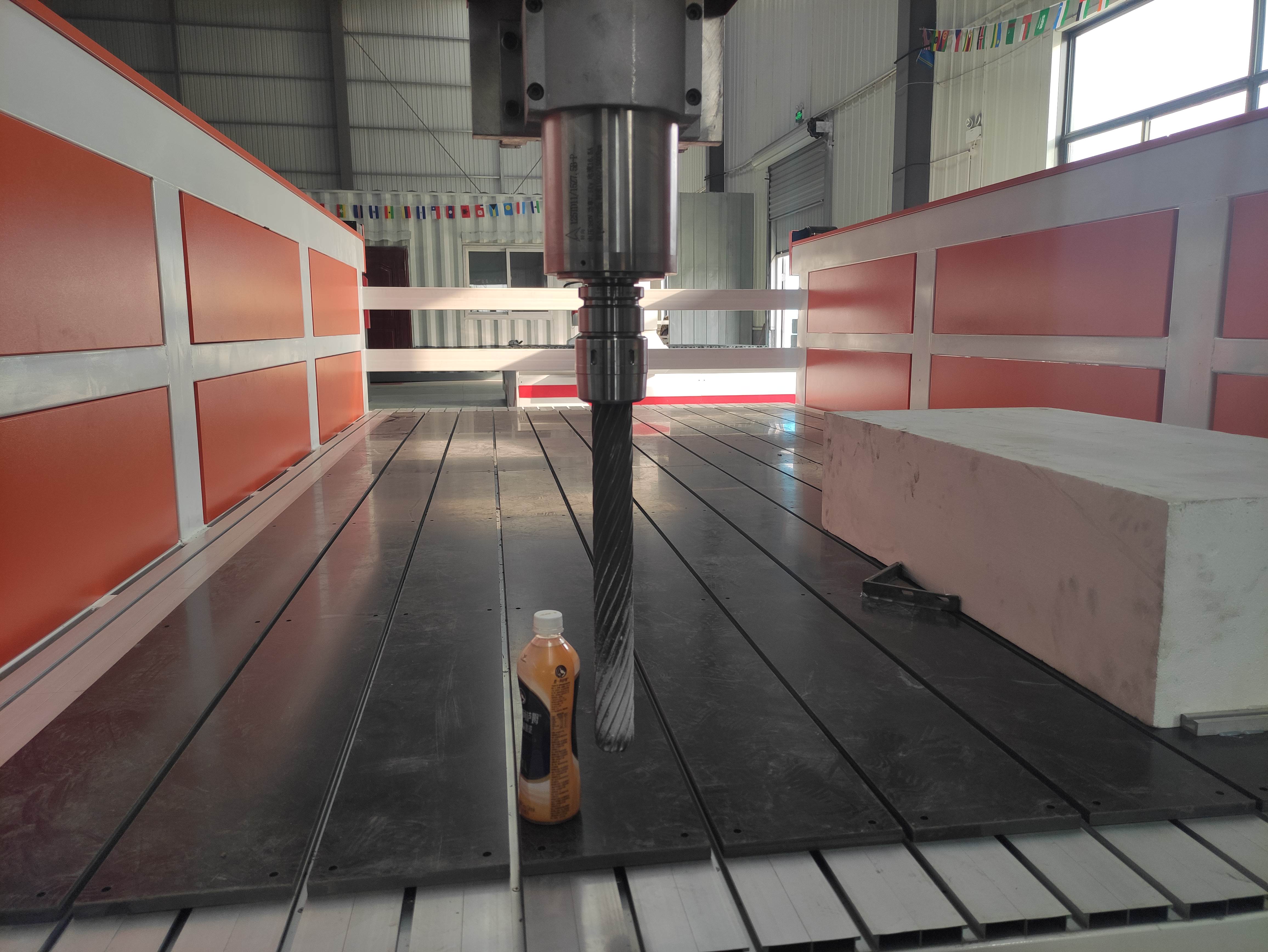 石材雕刻機(jī)的水冷散熱應(yīng)用介紹